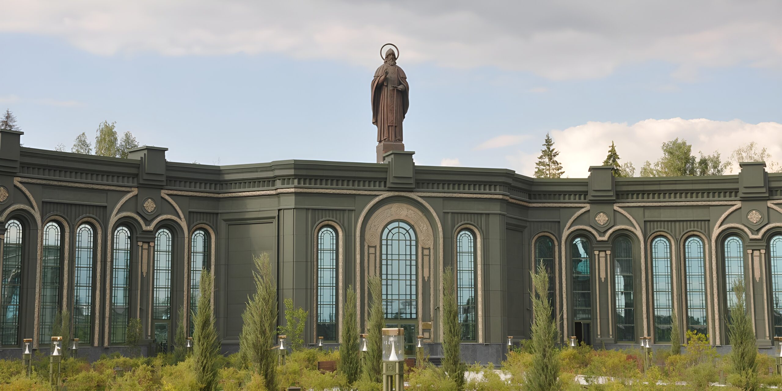 Скульптура Сергия Радонежского